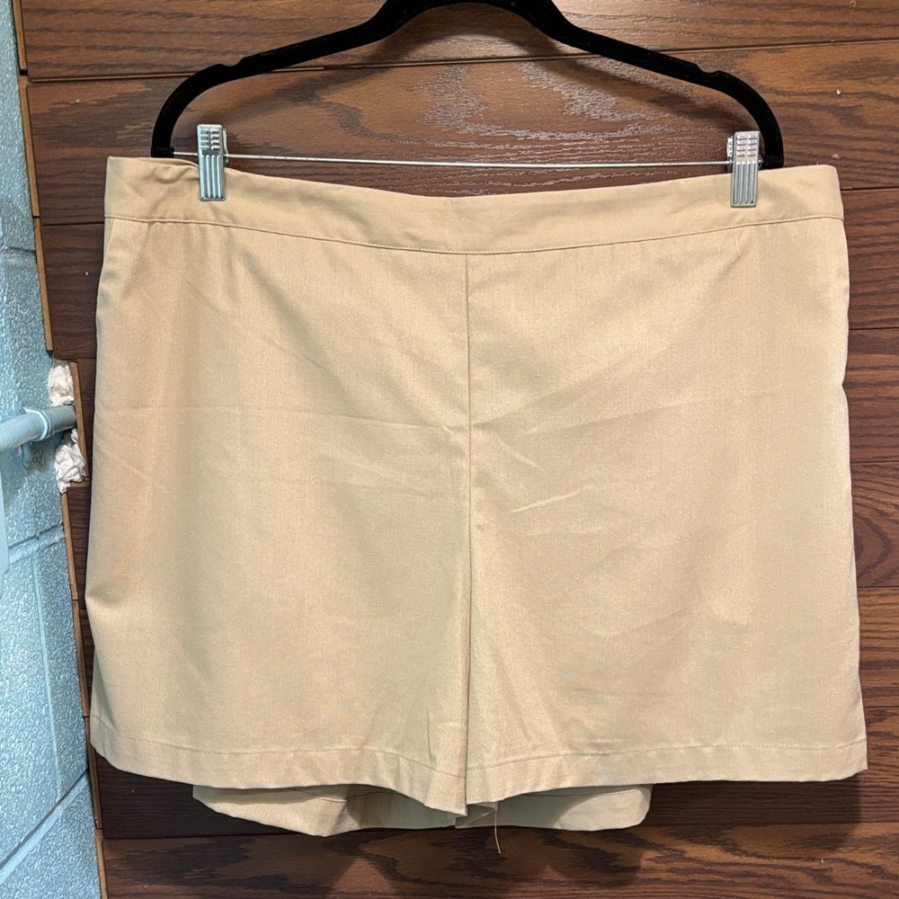 Classic Tan Women's Linen Shorts